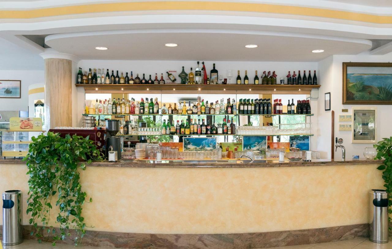 Aparthotel Happy Days Capo Vaticano Exterior foto