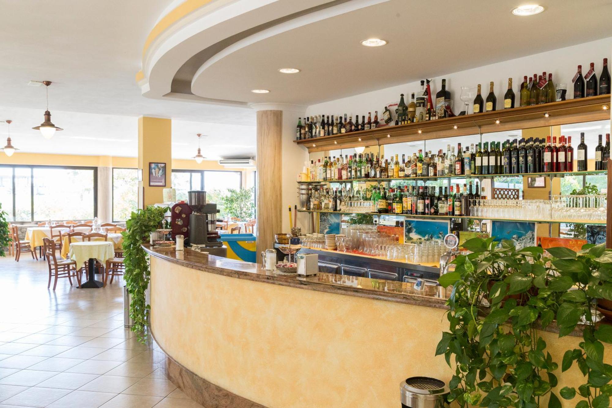 Aparthotel Happy Days Capo Vaticano Exterior foto