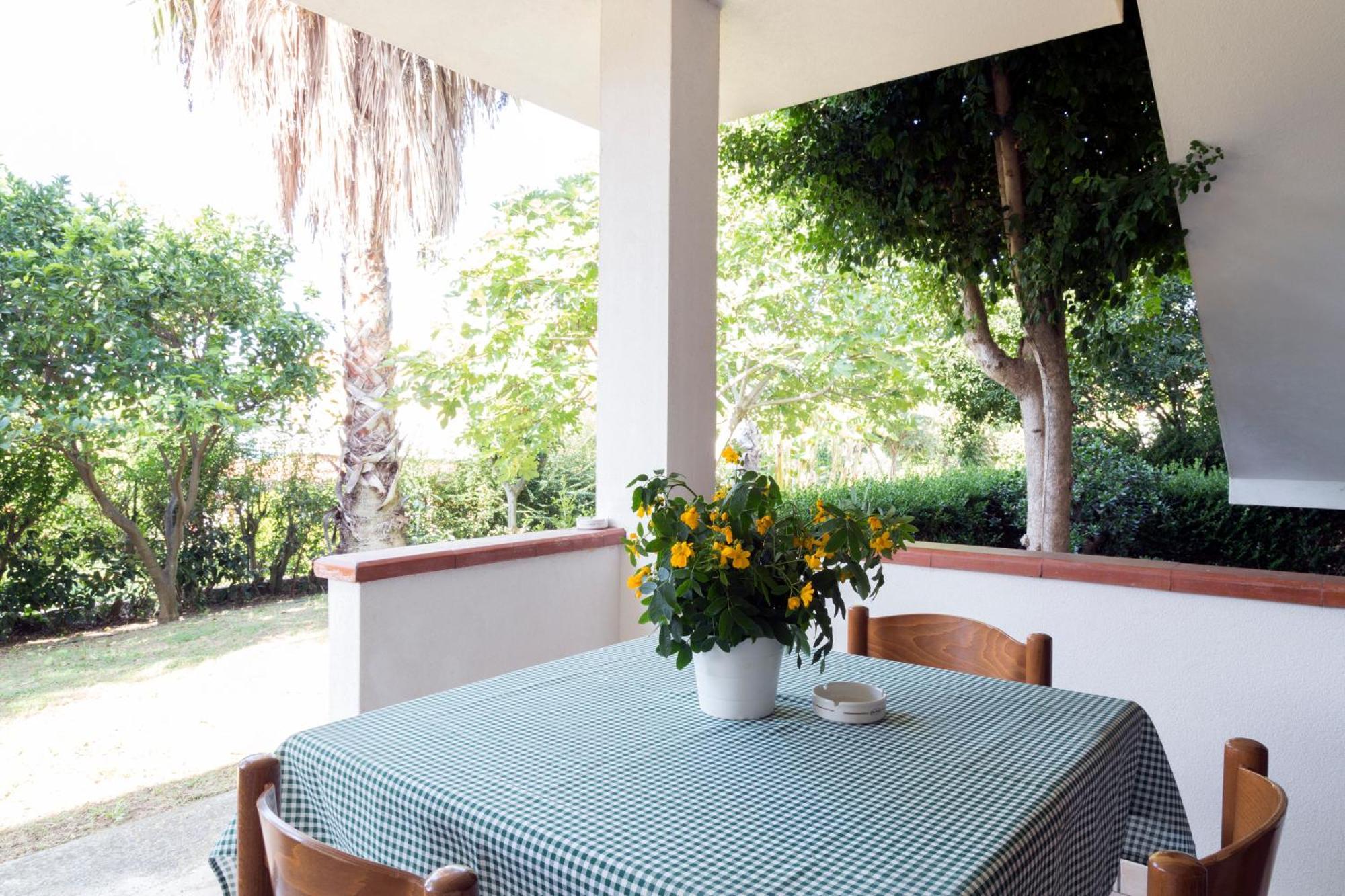 Aparthotel Happy Days Capo Vaticano Exterior foto