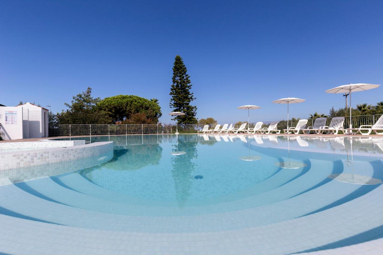 Aparthotel Happy Days Capo Vaticano Exterior foto