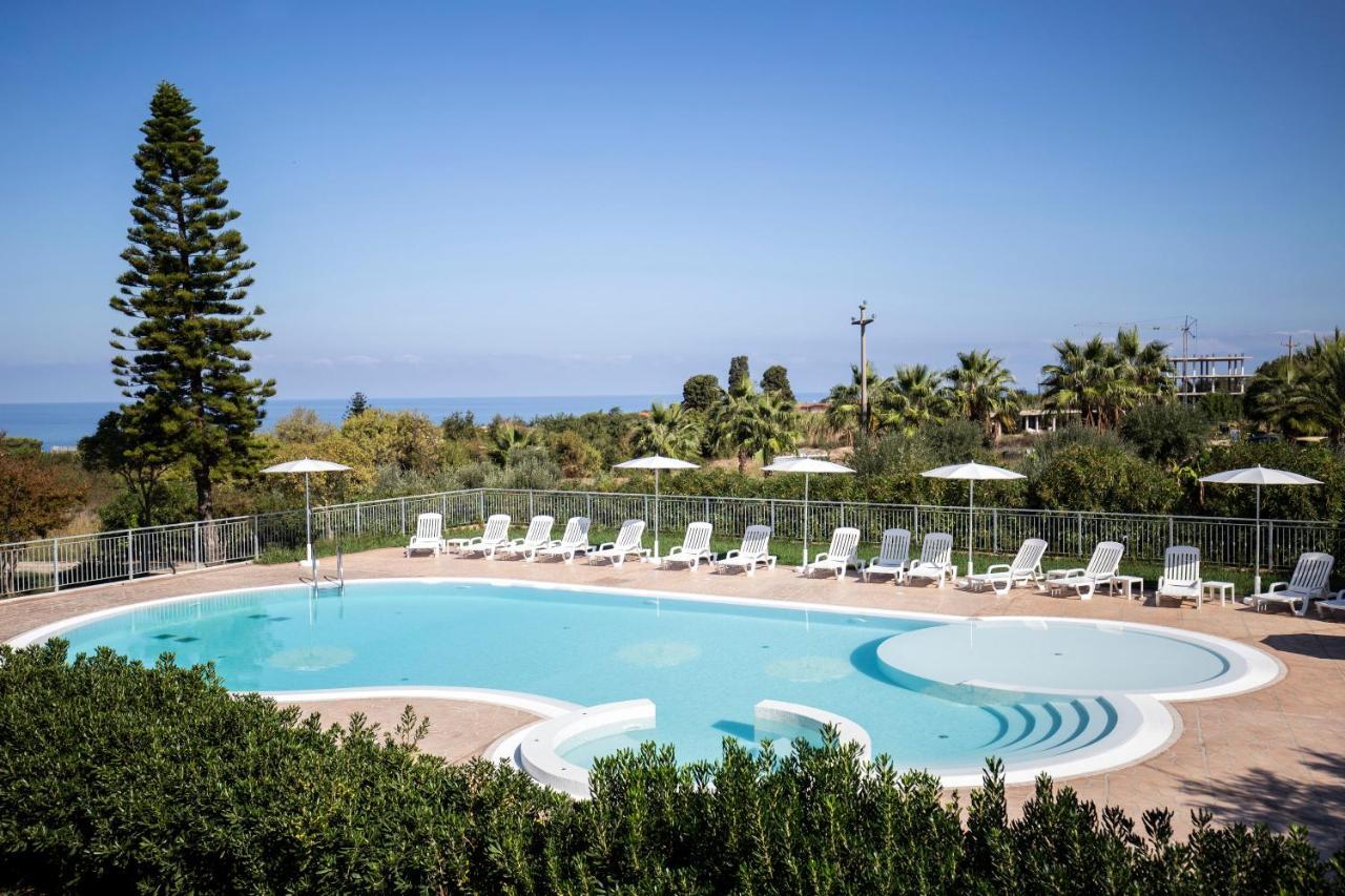 Aparthotel Happy Days Capo Vaticano Exterior foto